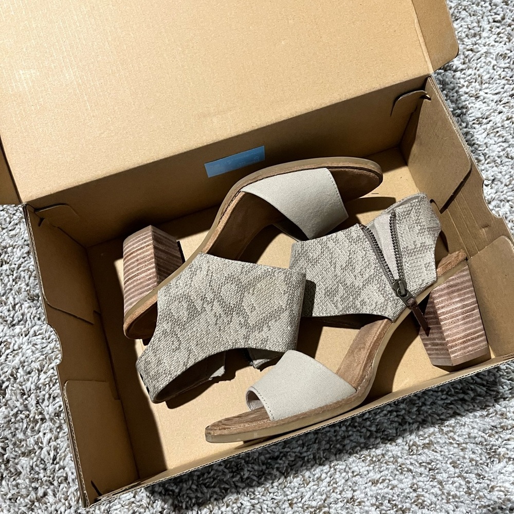 Tom’s heels